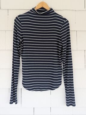 New! American Eagle Navy Blue White Striped Mockneck Top Size Medium